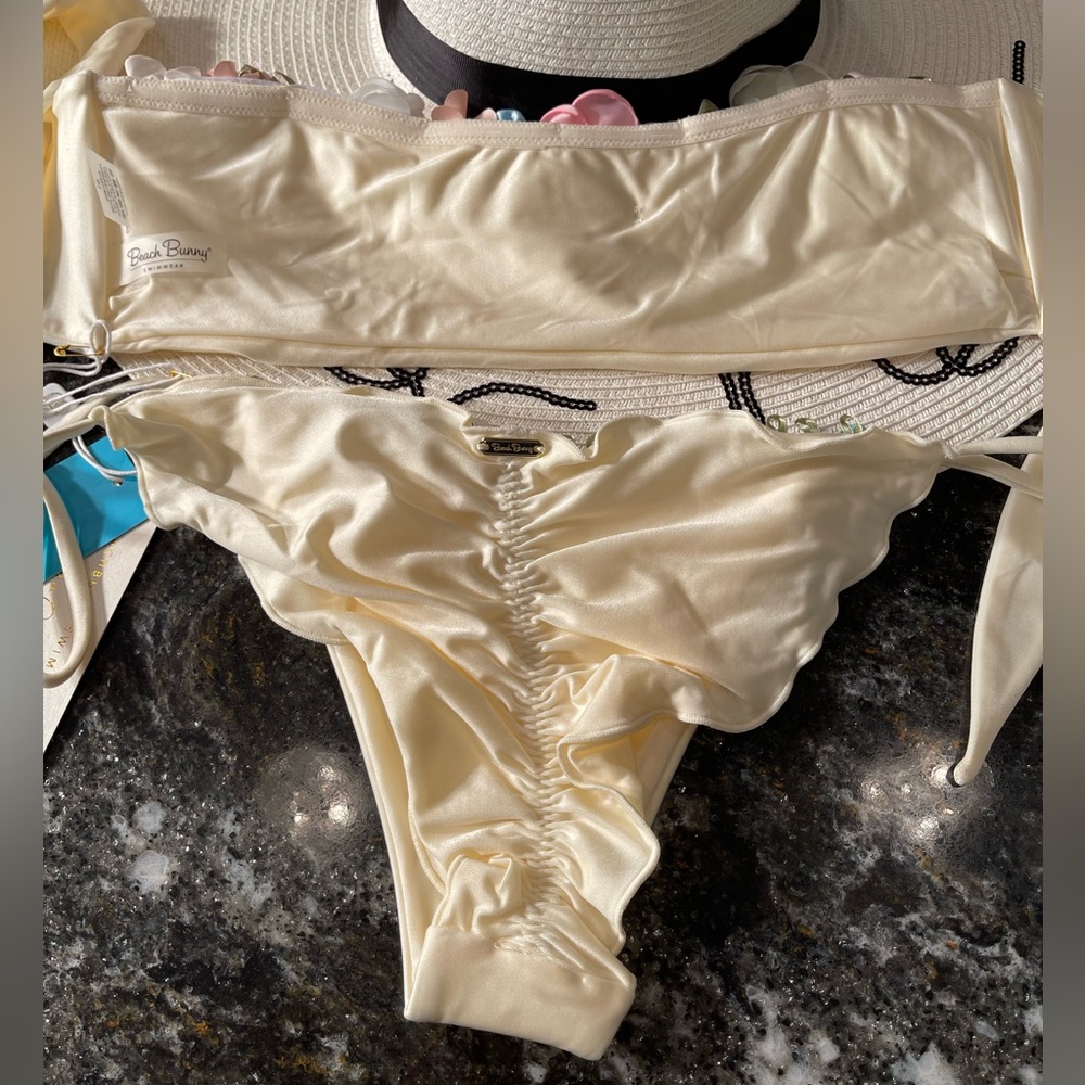 NWT beach bunny bikini L top ;XL bottoms mint condition SECRET GARDEN - Picture 10 of 12